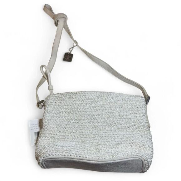 Liz Claiborne Handbags - NWT Liz Claiborne Ivory Shoulder Bag Classic Style Summer Bridal See Condition